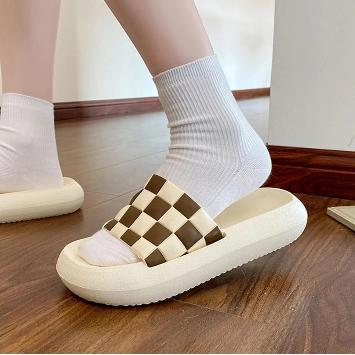Checkered Slippers for Women Men Checkerboard Open Toe Slides Sandals Indoor House Shoes Soft Thick Sole Slippers Summer Outdoor Slip On Beach Slides Couple Home Slippers