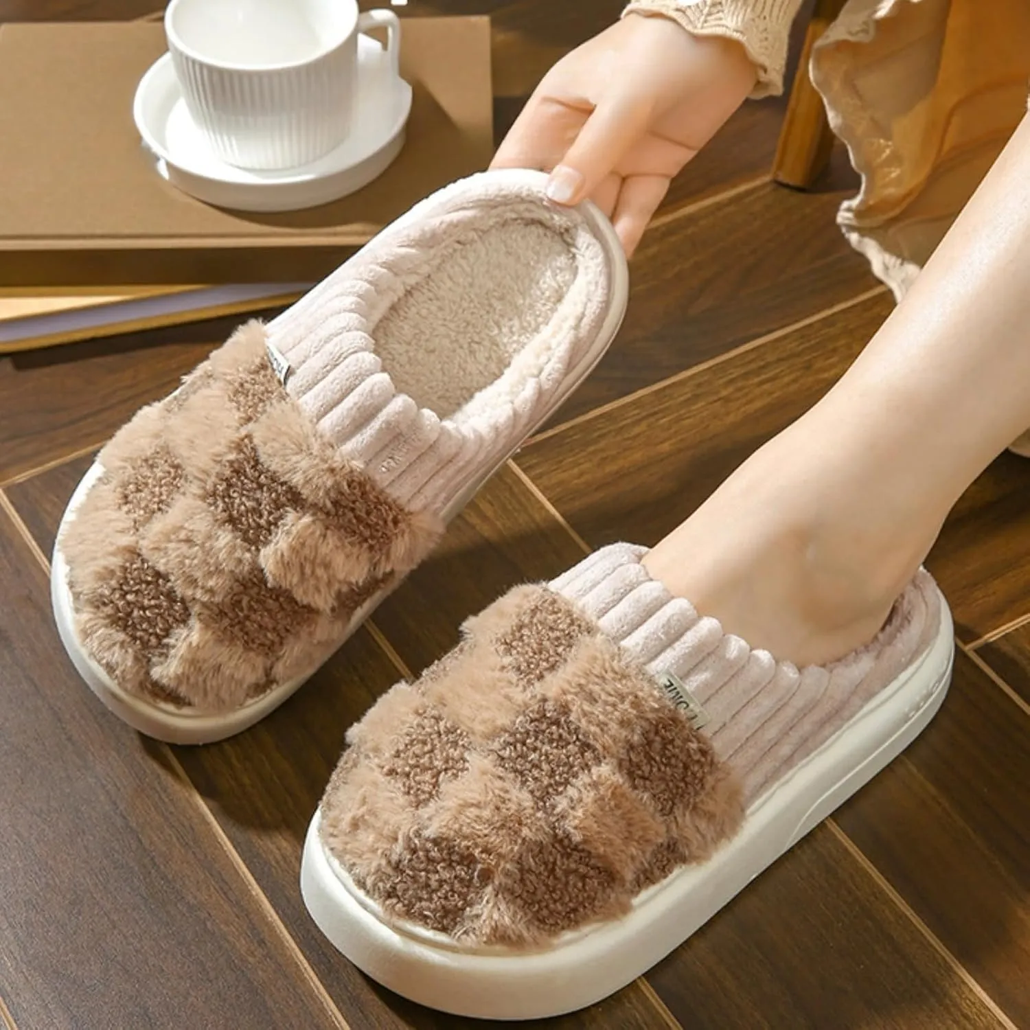 Checkered Slippers for Women Men Indoor Comfy Plaid House Slides Shoes Checkerboard Fuzzy Plush Winter Warm Slippers Slip On Bedroom Slippers Cozy Non-Slip Home Slippers