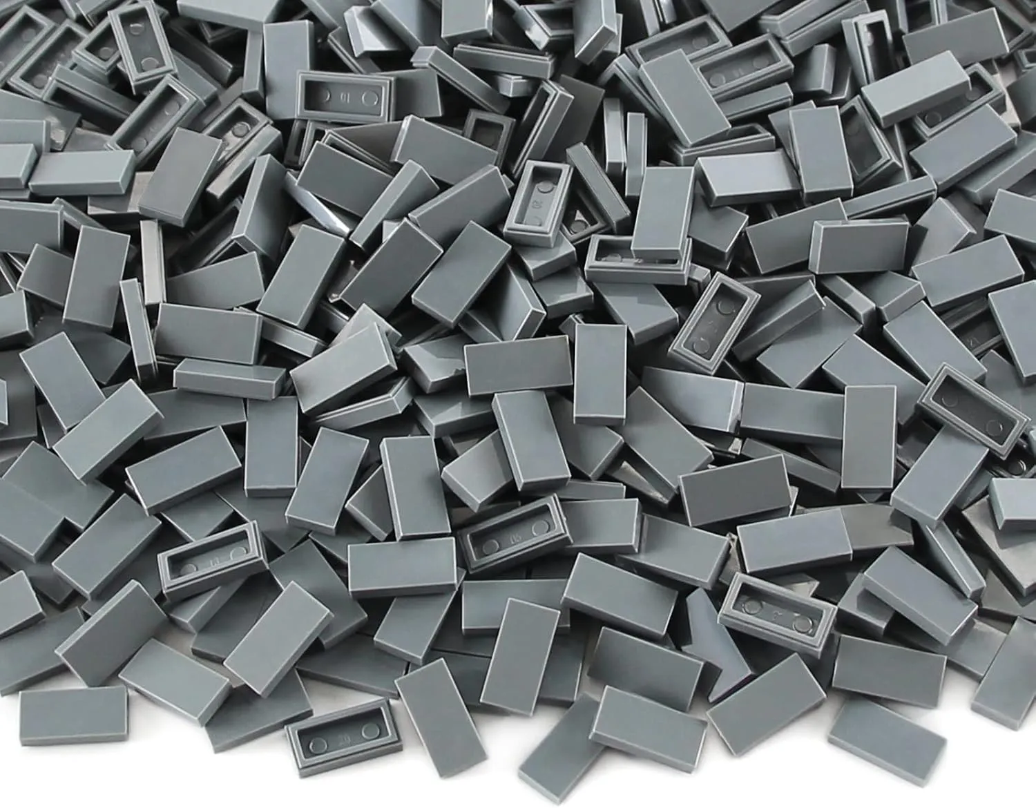 Dark Bluish Gray 1×2 Tile ×700 Parts and Pieces Flat MOC Bricks, Bulk Building Blocks for Smooth Surface Wall Floor, Toy Accessories Compatible with Major Brands