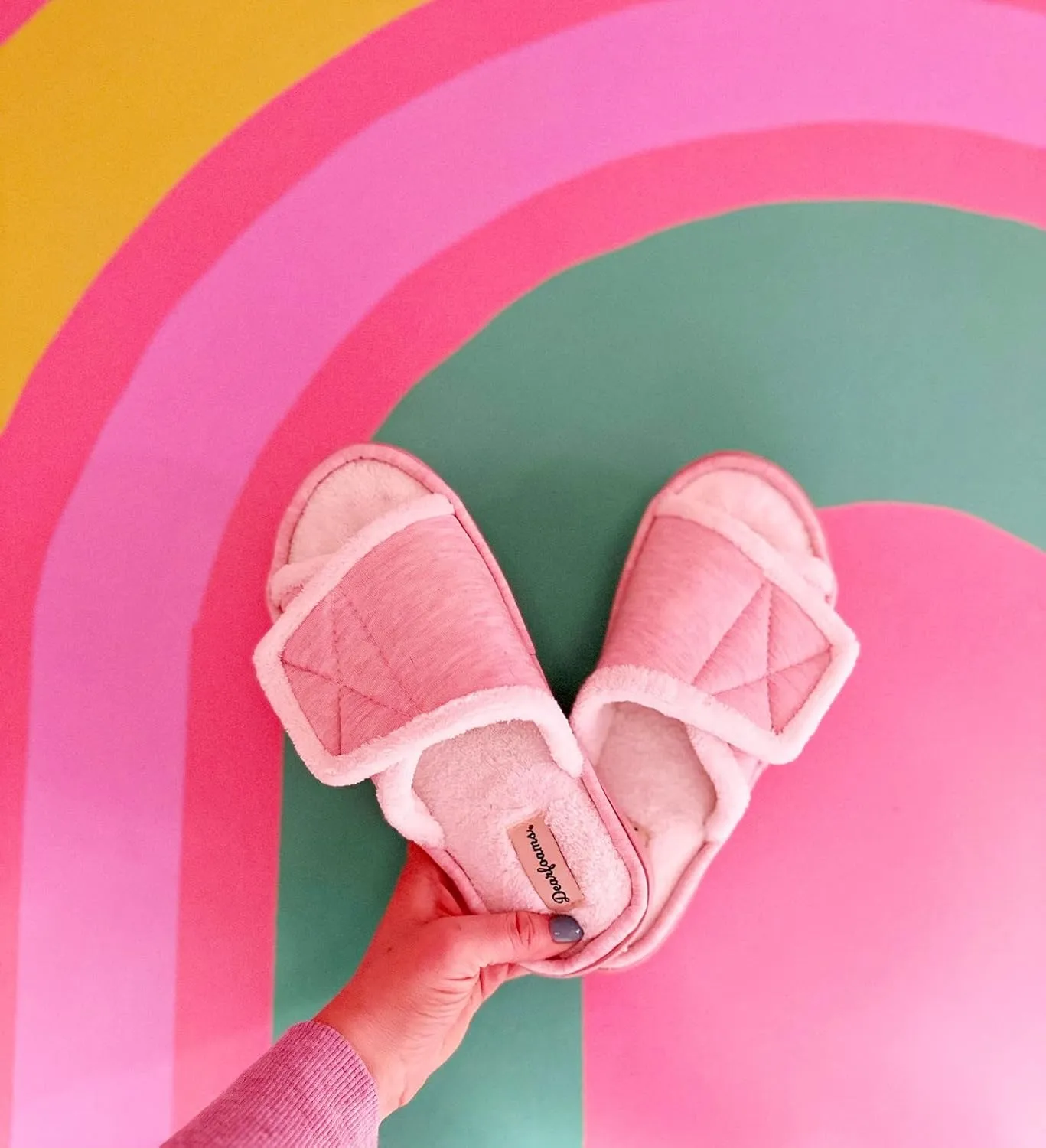 Dearfoams Women's Adjustable Indoor/Outdoor Machine Washable Memory Foam Slide
