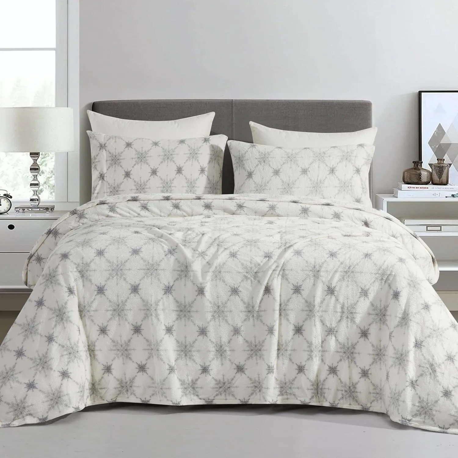 Elegant Comfort Luxuriously Soft 4-Piece Holiday Velvet Plush Flannel Sheet Set - Premium Quality - Cozy Warm, Christmas Fuzzy Velvet Flannel Fleece Deep Pocket Sheet Set - Queen, Beige Snowflake