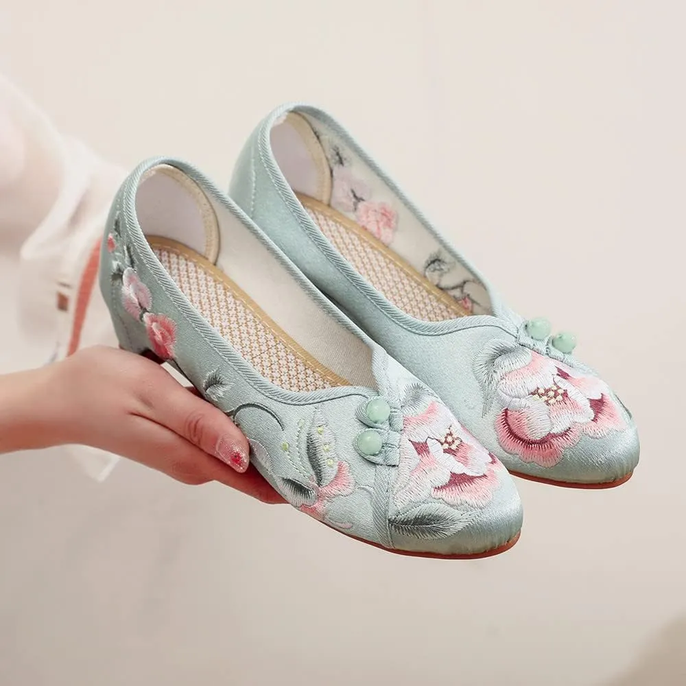 Floral Handmade Embroidered Shoes for Women Retro Classic Ballet High Heels Shoes Pointed Toe Slip On Comfortable Loafer Mary Jane Flats Cheongsam Shoes