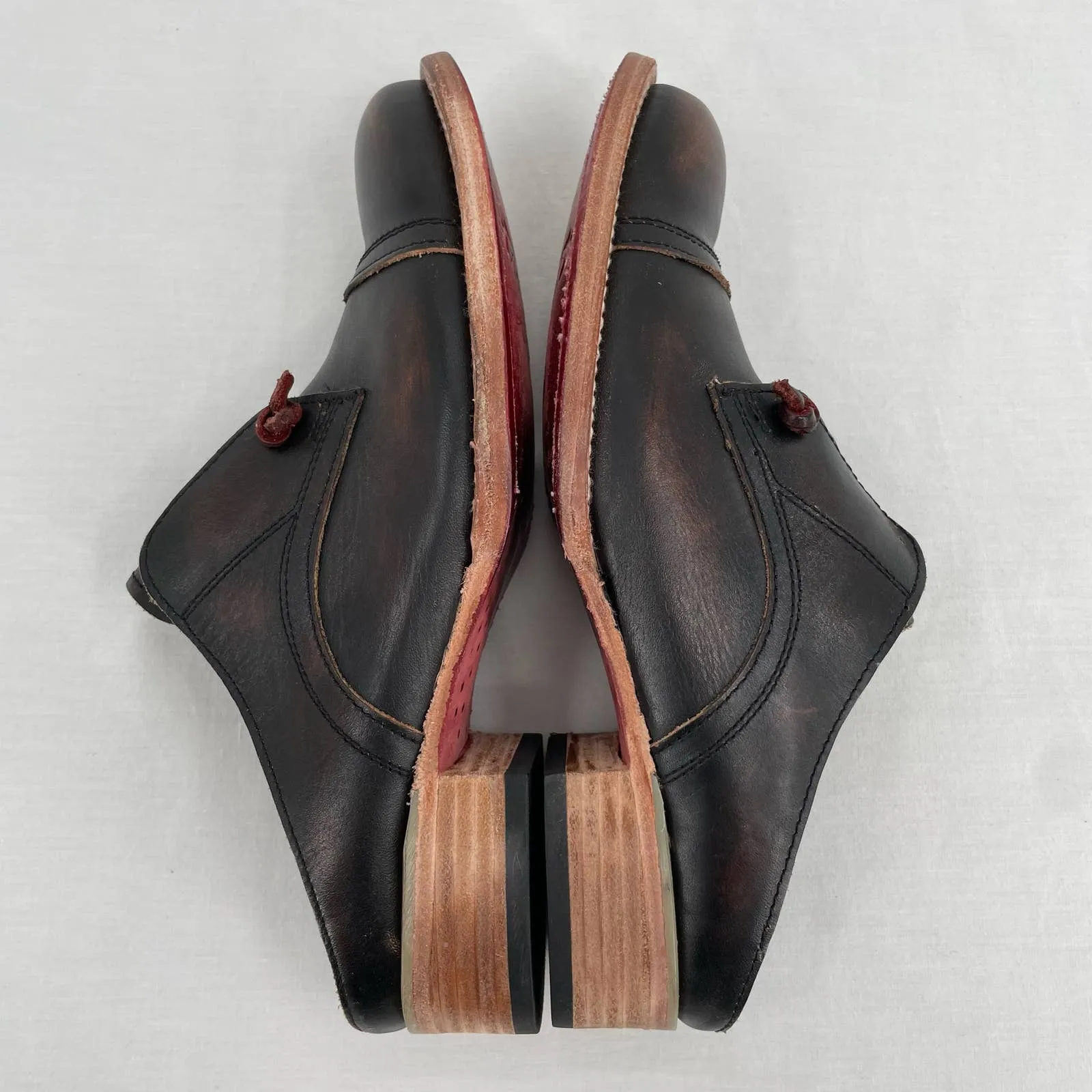 Freebird by Steven Malena Heeled Mule Clog Black Red Leather Neutral Saddle Shoe Size 9