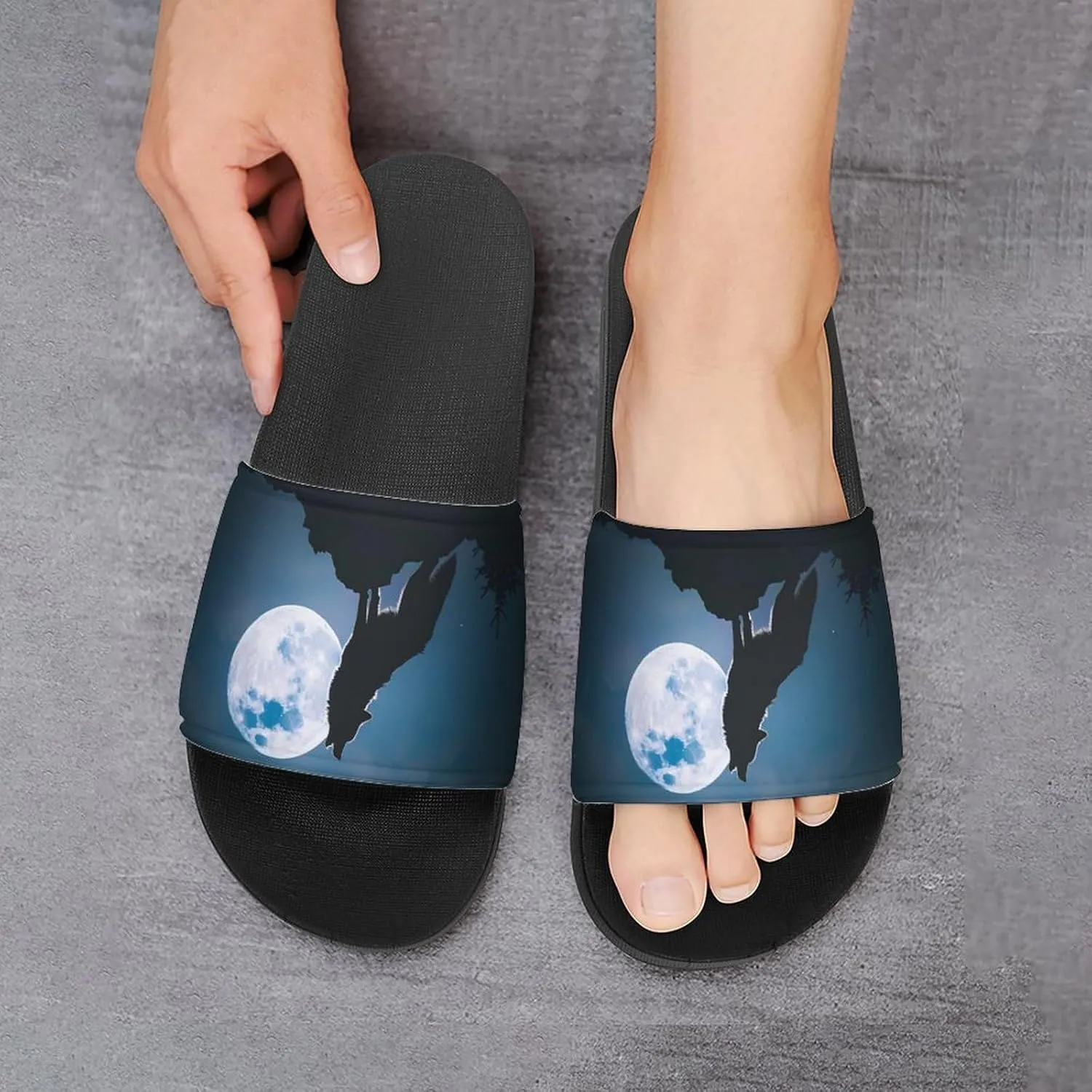 Howling Wolf PVC Home Slippers Non-Slip Shower Shoes Casual Bathroom Slippers for Women Men