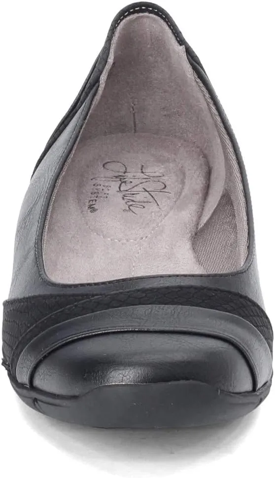 LifeStride Women's Dig Flat