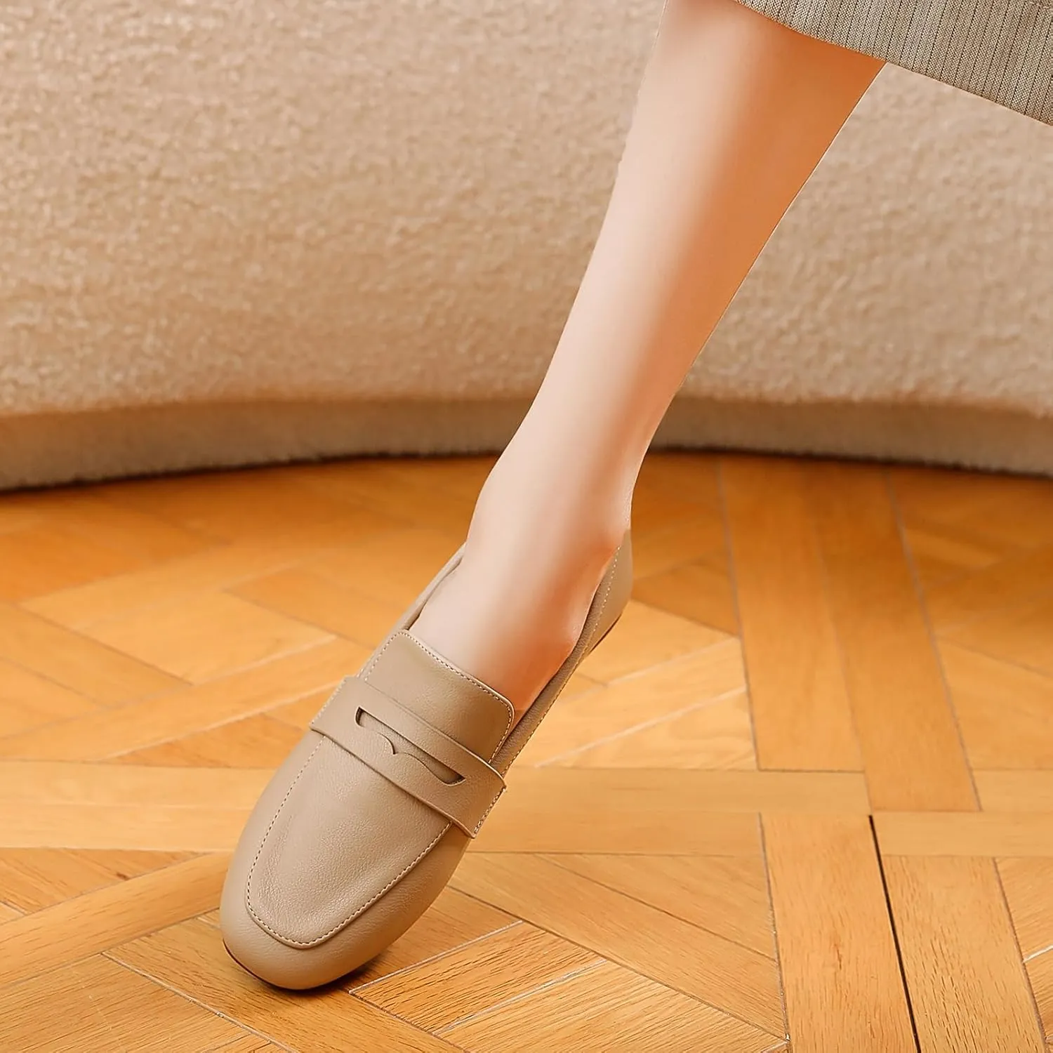 MASIKA Women's Fashionable Loafers, Cowhide Soft Soled Loafers, Square Toe Minimalist Work Shoes, Flat Shoes, and White Penny Loafers.