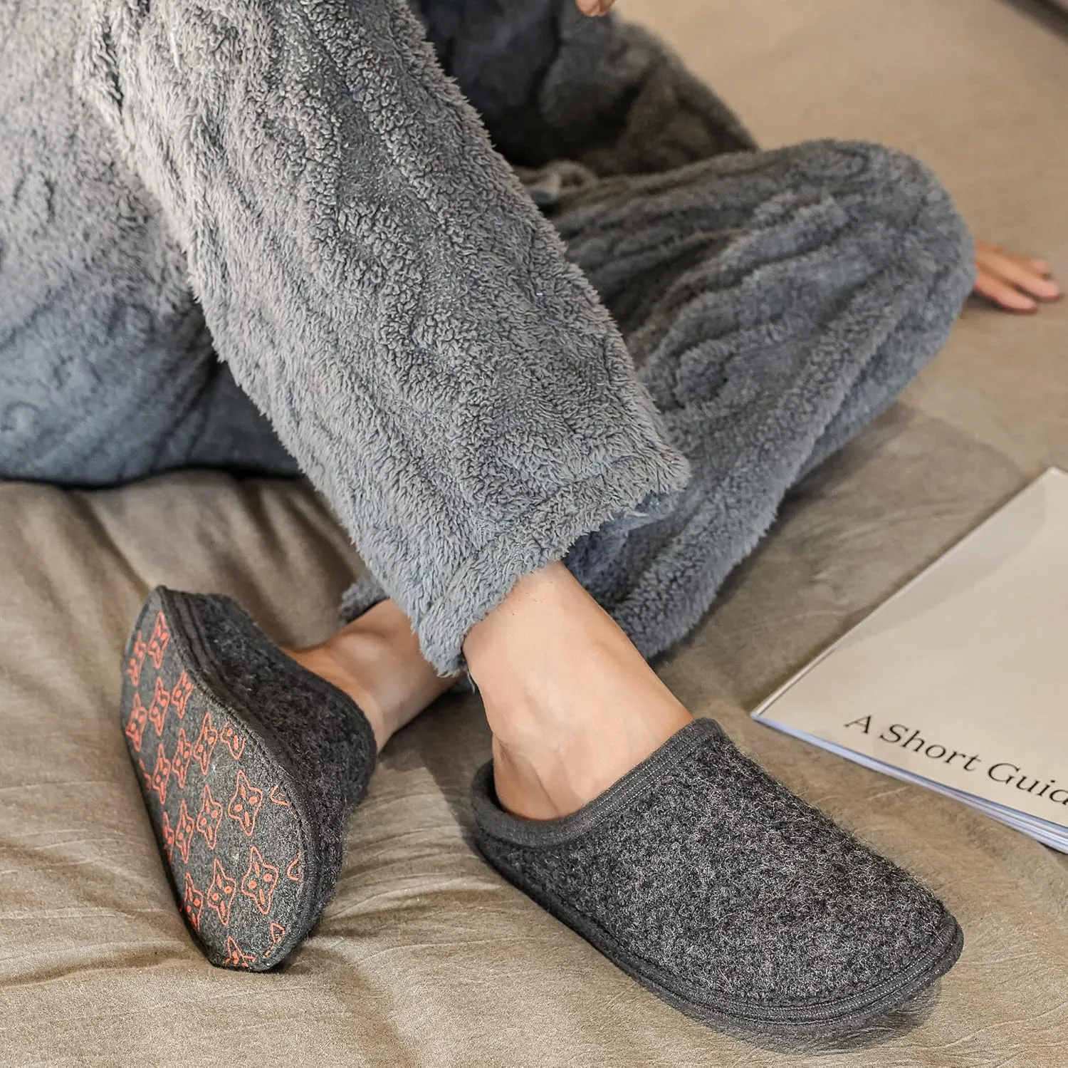 Men's Boiled Wool House Slippers Breathable Winter Warm Slip on Mules Indoor/Outdoor Slipper for Women Two Tone Cap Toe Clog