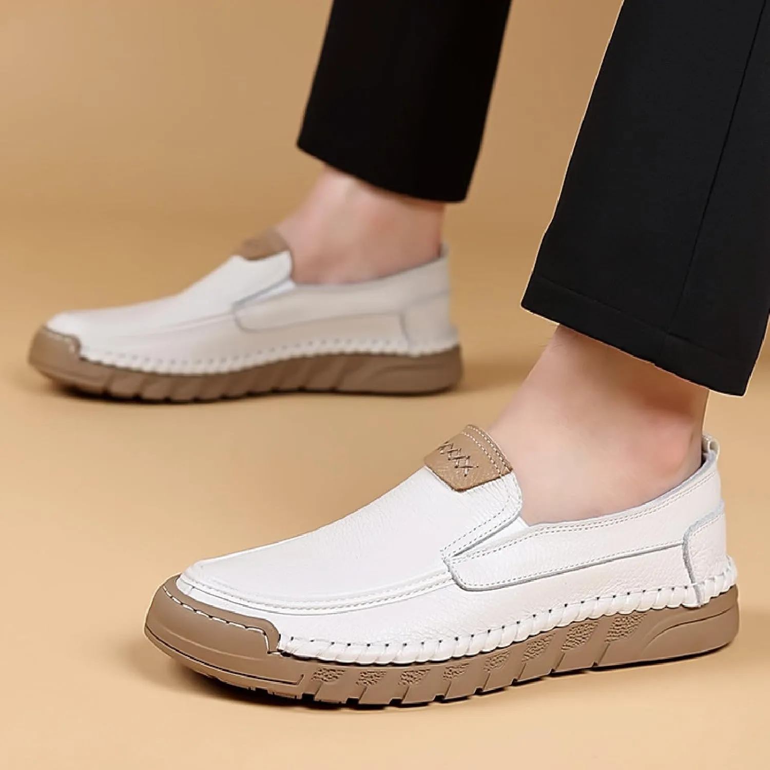 Men's Soft Leather Flat Boat Shoe Round Toe Hand Stitching Soft Platform Anti-Slip Driving Sneakers Outdoor Comfort Lightweight Casual Shoe