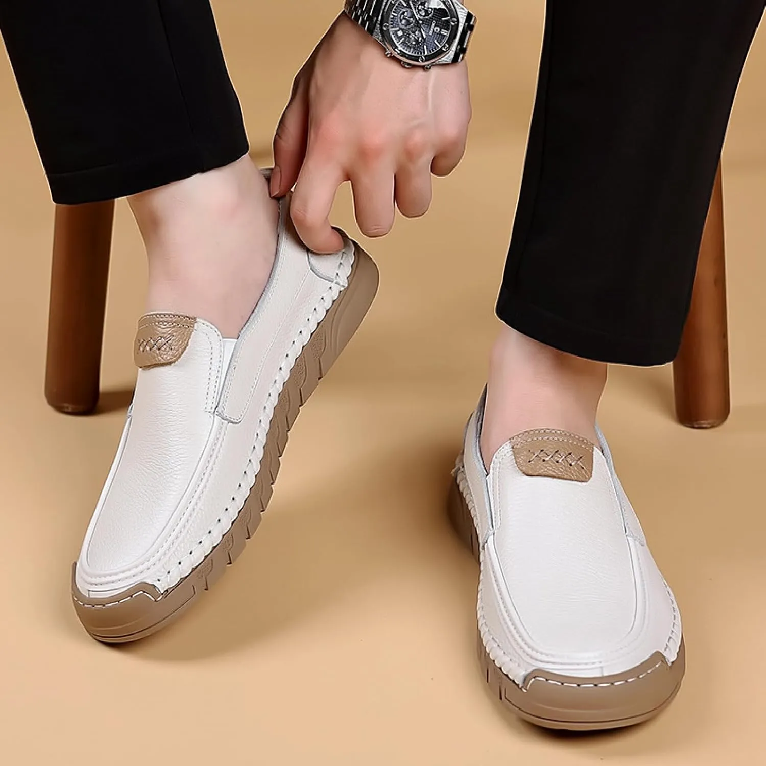 Men's Soft Leather Flat Boat Shoe Round Toe Hand Stitching Soft Platform Anti-Slip Driving Sneakers Outdoor Comfort Lightweight Casual Shoe