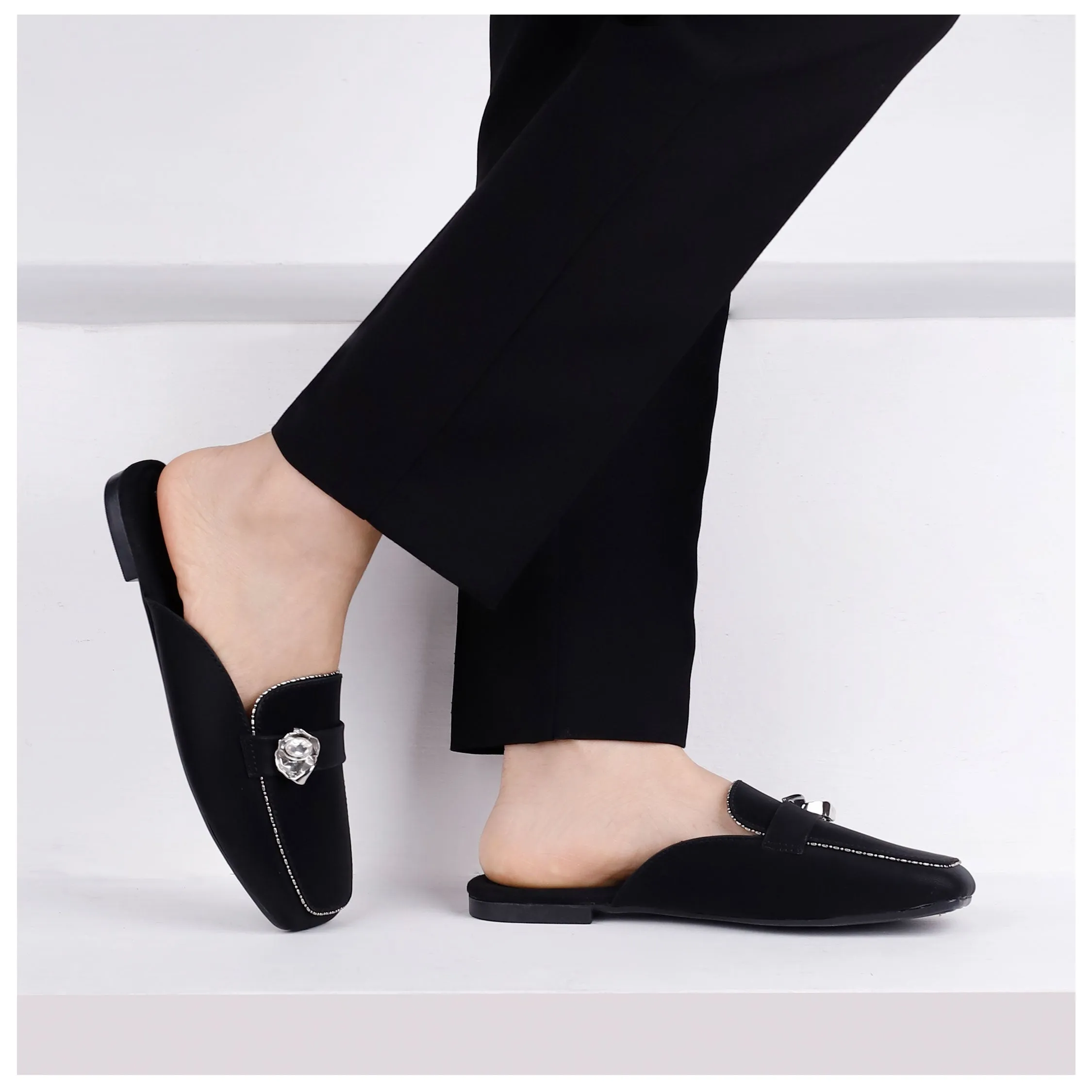 MW1975-Deep Black