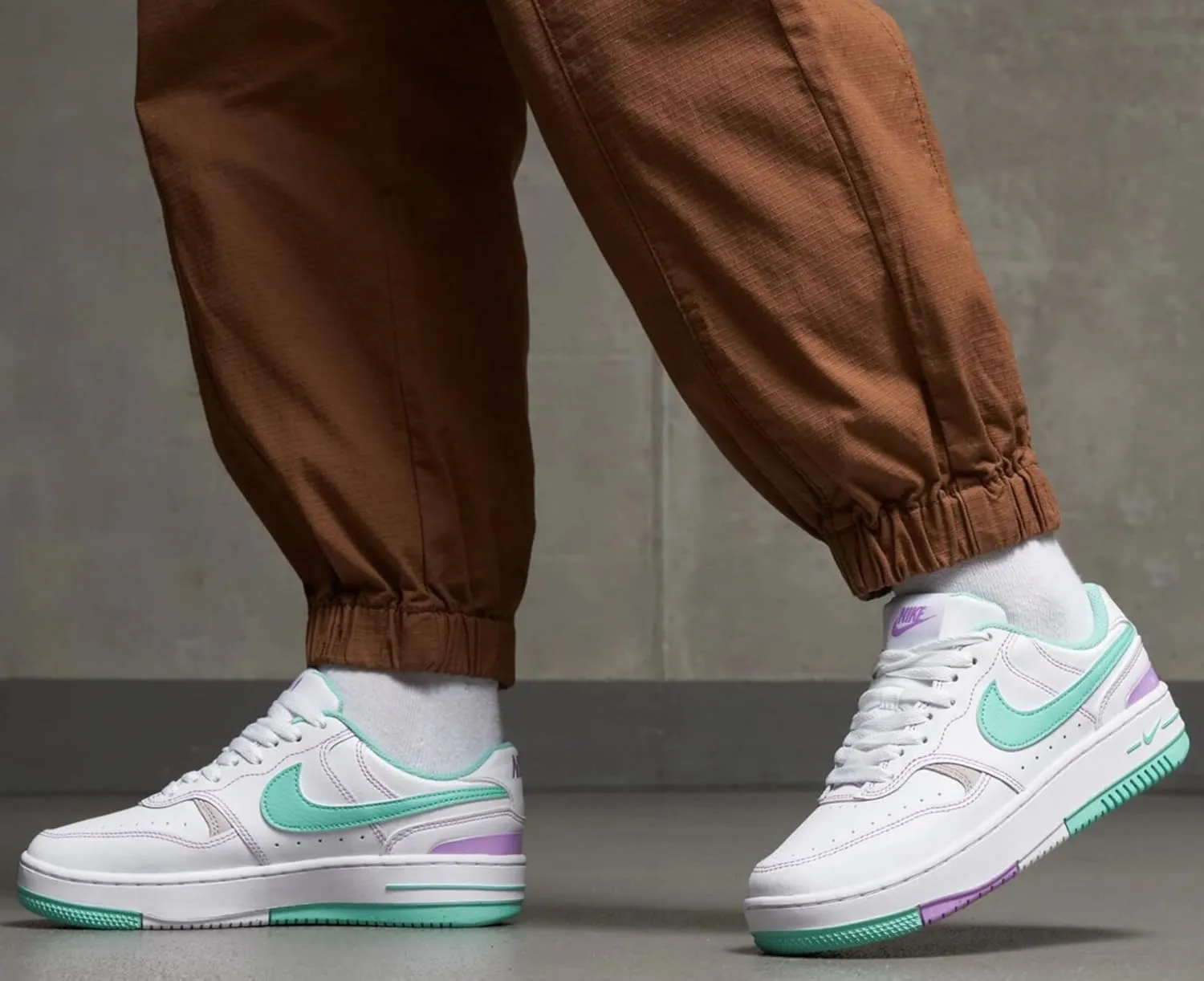 Nike Women's W Air Jordan 1 Elevate Low Se Sneaker