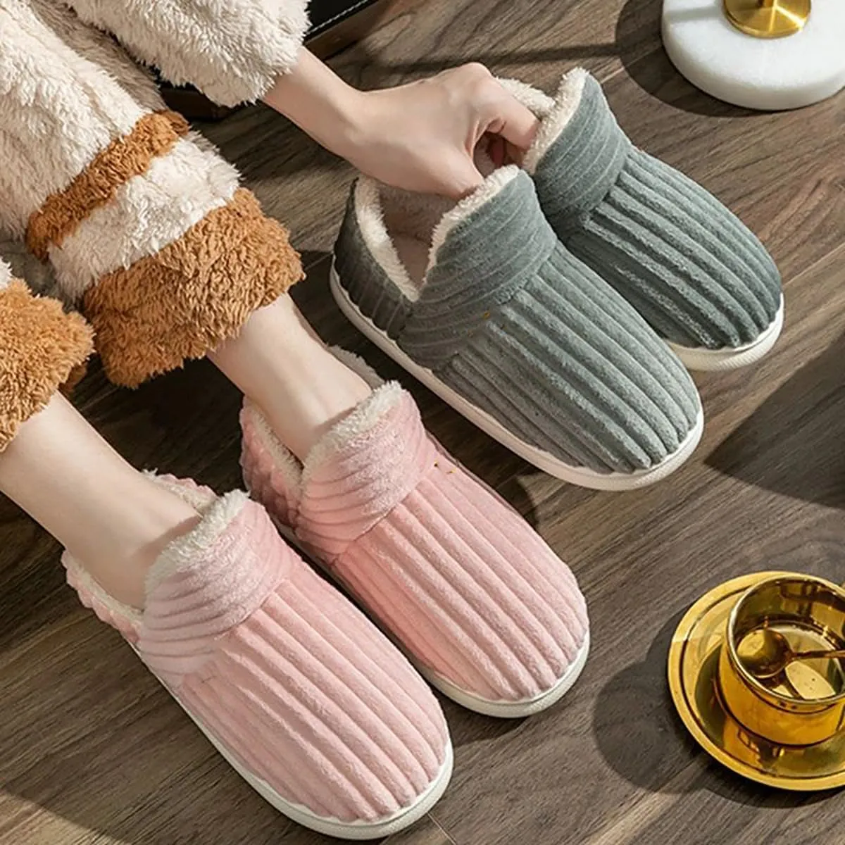 Pluffi the Cozy & Stylish Slipper, Winter Fur Fluffy Warm Snow Cloud Slippers Unisex