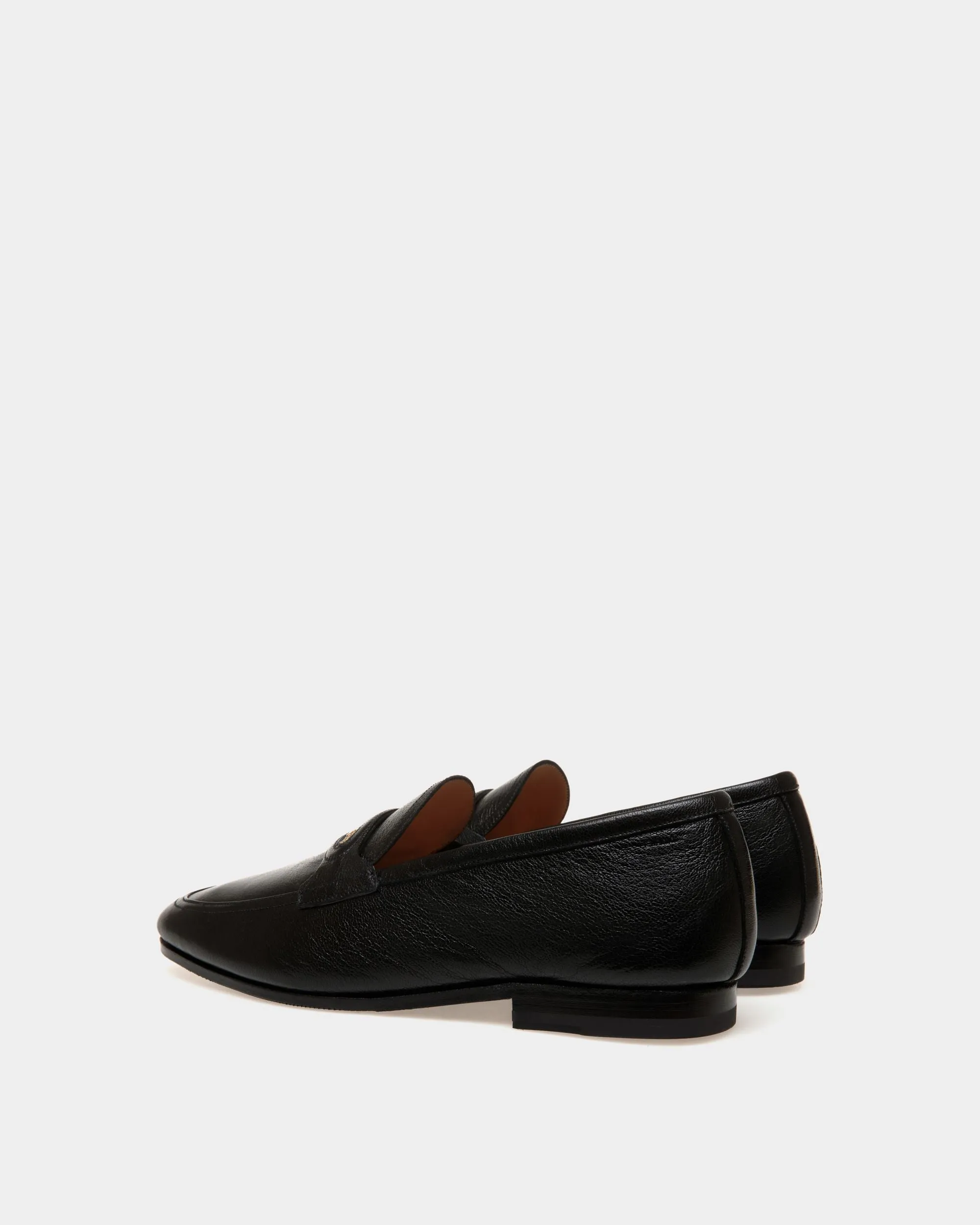 Plume Loafer in Black Grained Leather