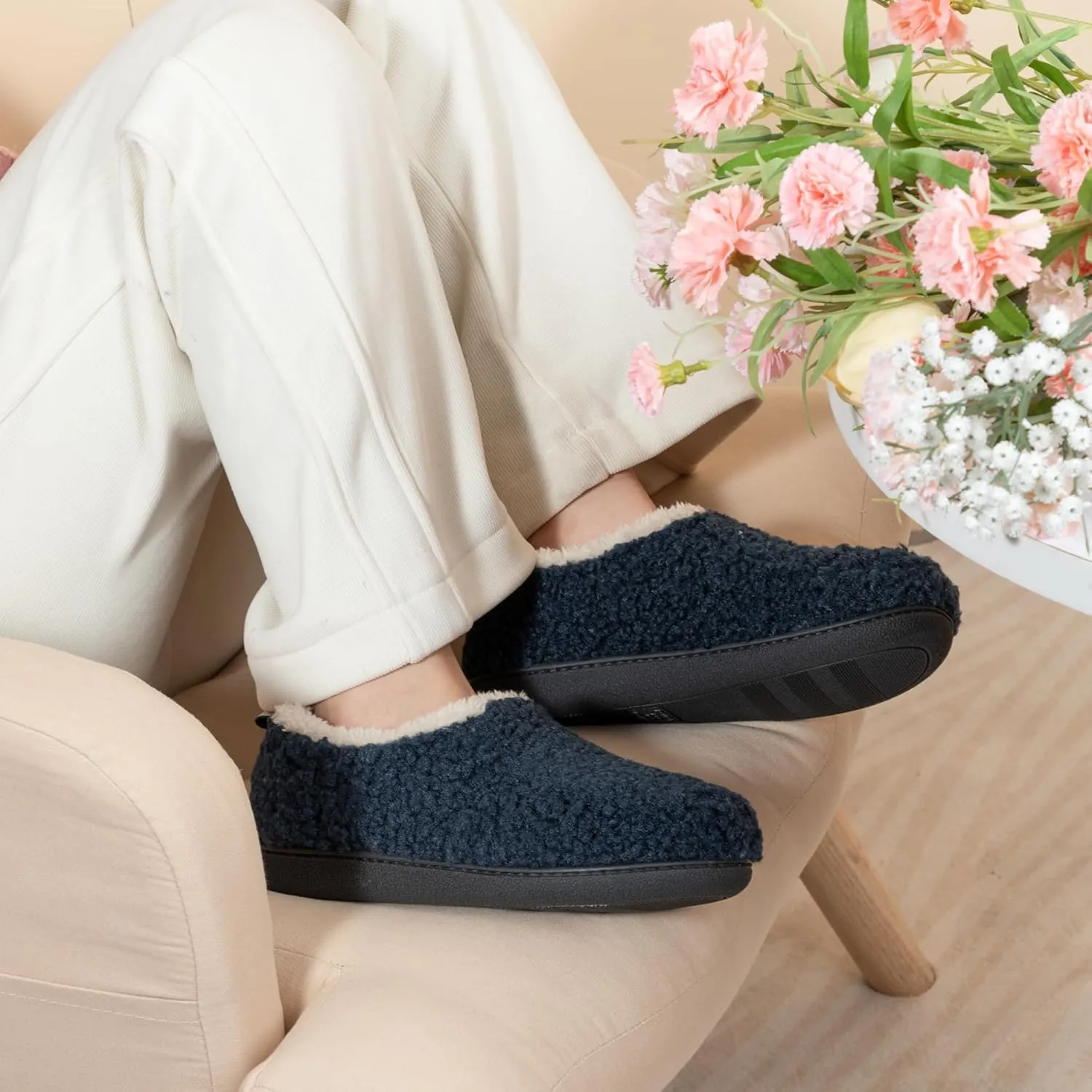 RockDove Women's Nomad Faux Shearling Lined Closed Back Slipper