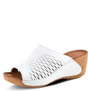 Spring Step Women's Cunacena Slipper