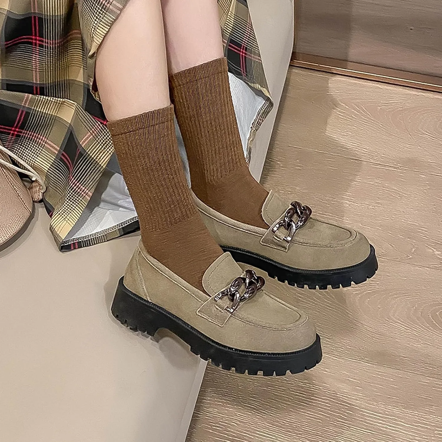 Women's Retro Suede Casual Loafers Slip-On Metal Trim Chain Thick Sole Walking Shoes Moccasin Lightweight Non-Slip Thick Sole Boat Shoes
