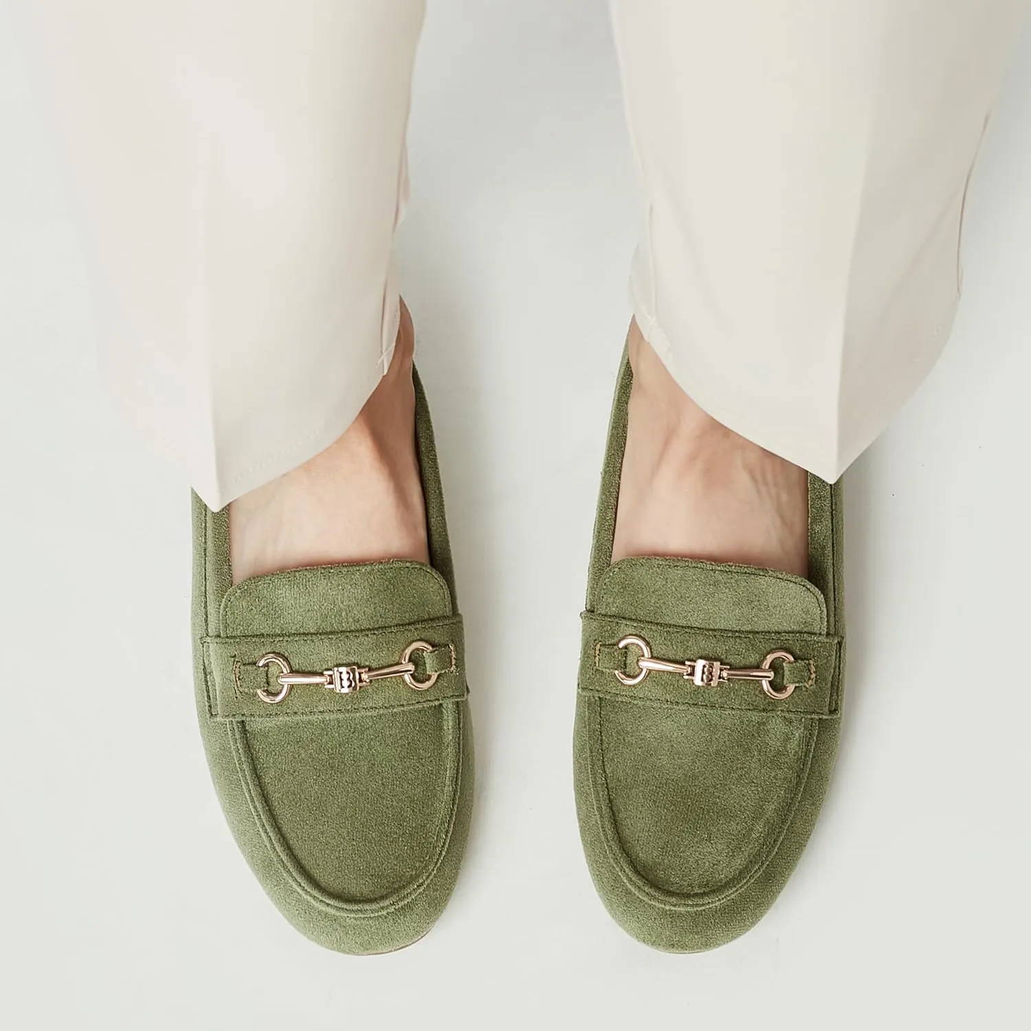 Women's Wide Loafers Casual Slip on Flat Shoes Women's Comfort Penny Loafers with Arch Support Women Dressy Moccasins