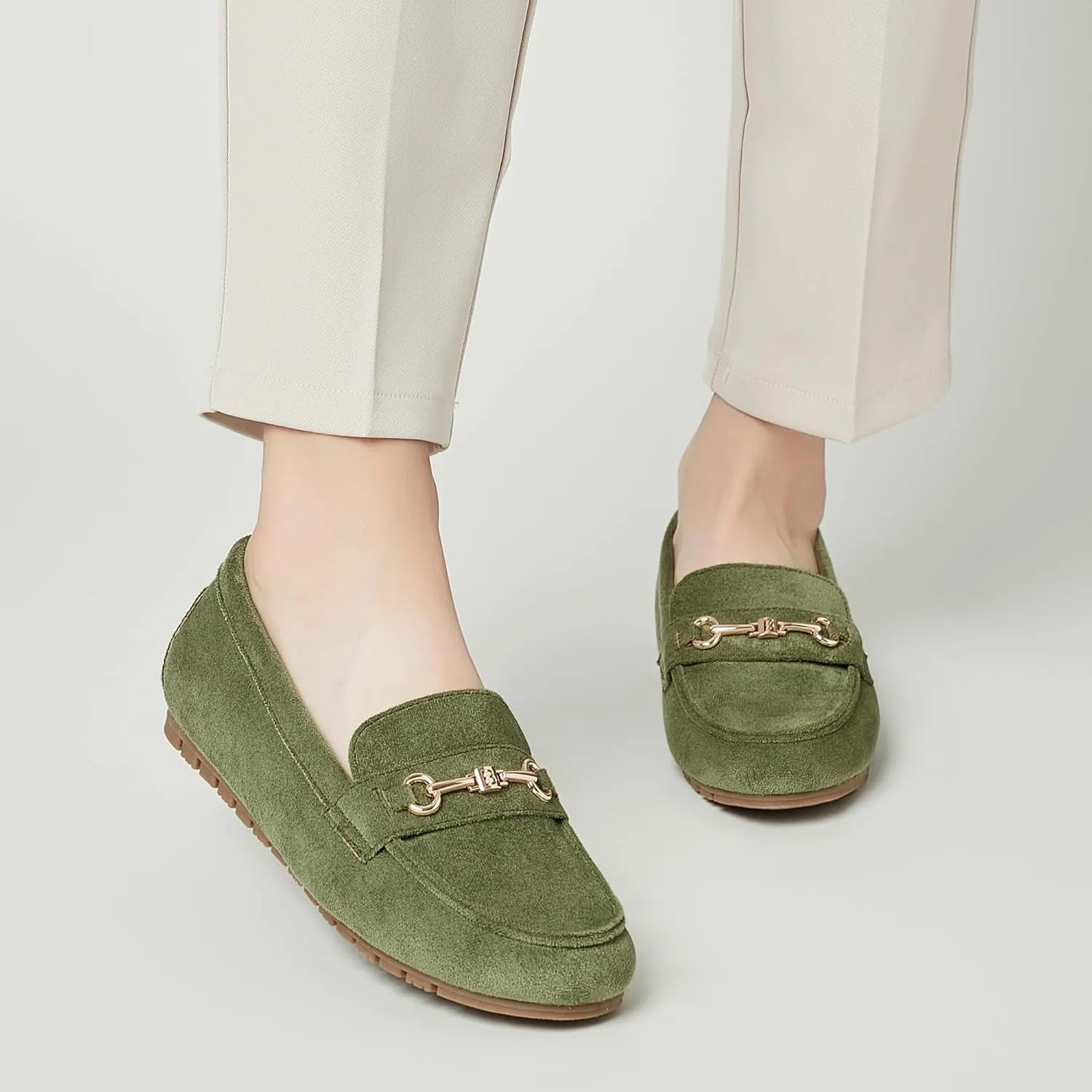 Women's Wide Loafers Casual Slip on Flat Shoes Women's Comfort Penny Loafers with Arch Support Women Dressy Moccasins